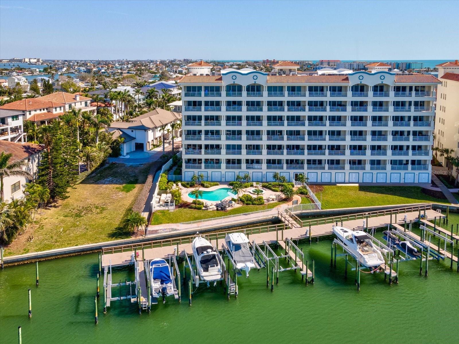 Image 54 of 67 For 17745 Gulf Boulevard 604
