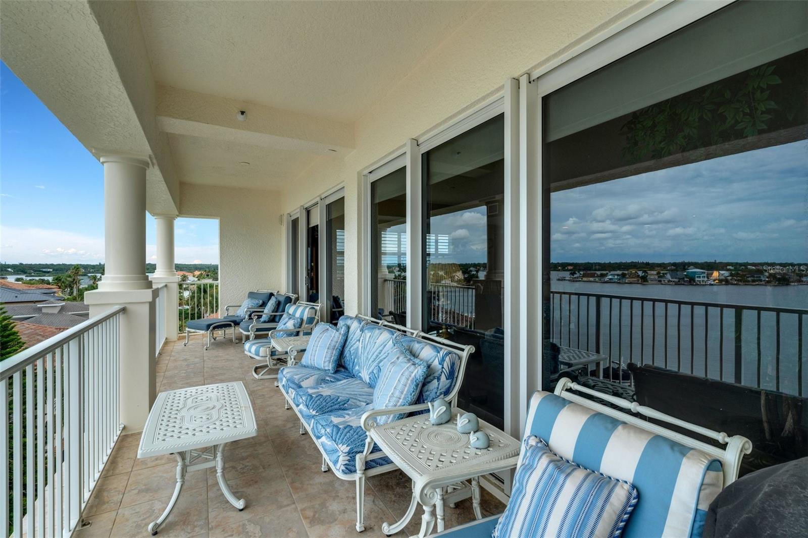 Image 55 of 67 For 17745 Gulf Boulevard 604