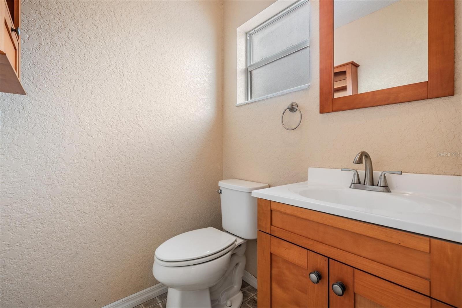 Image 10 of 28 For 1328 Glenview Lane