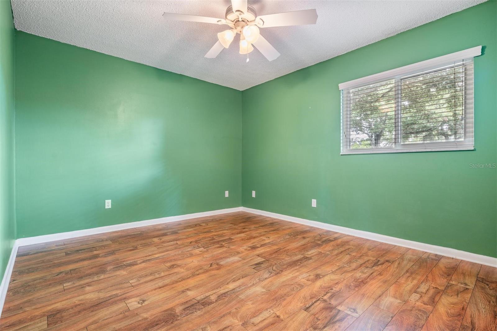 Image 11 of 28 For 1328 Glenview Lane