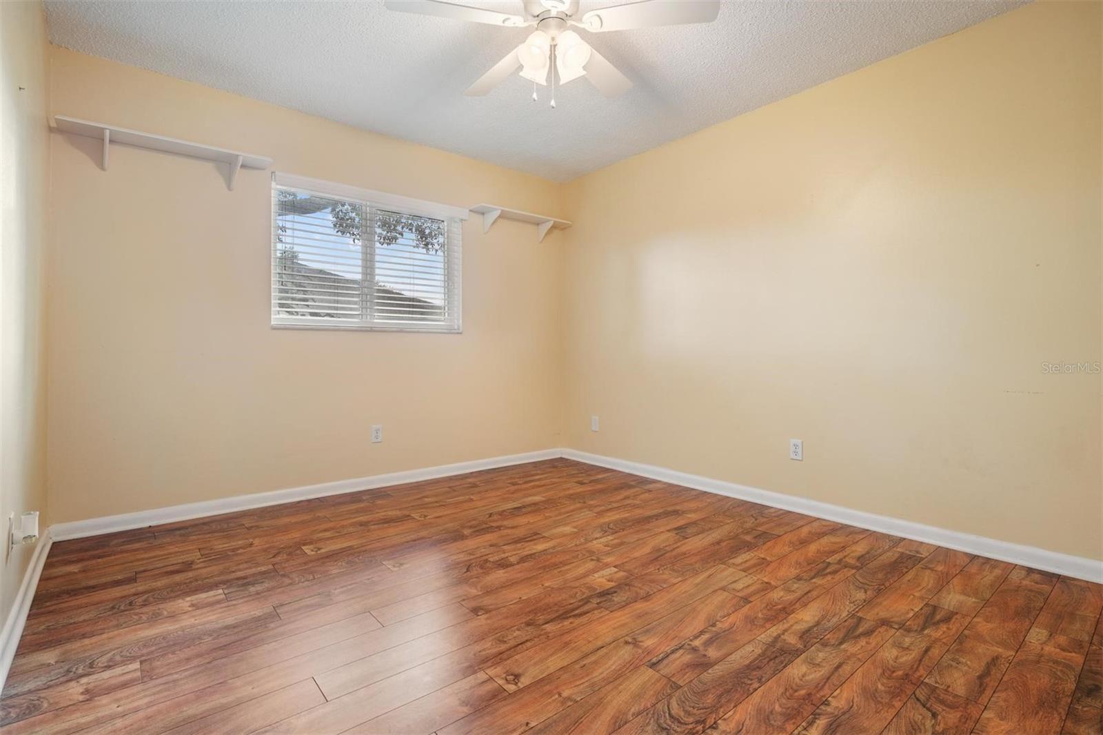 Image 16 of 28 For 1328 Glenview Lane