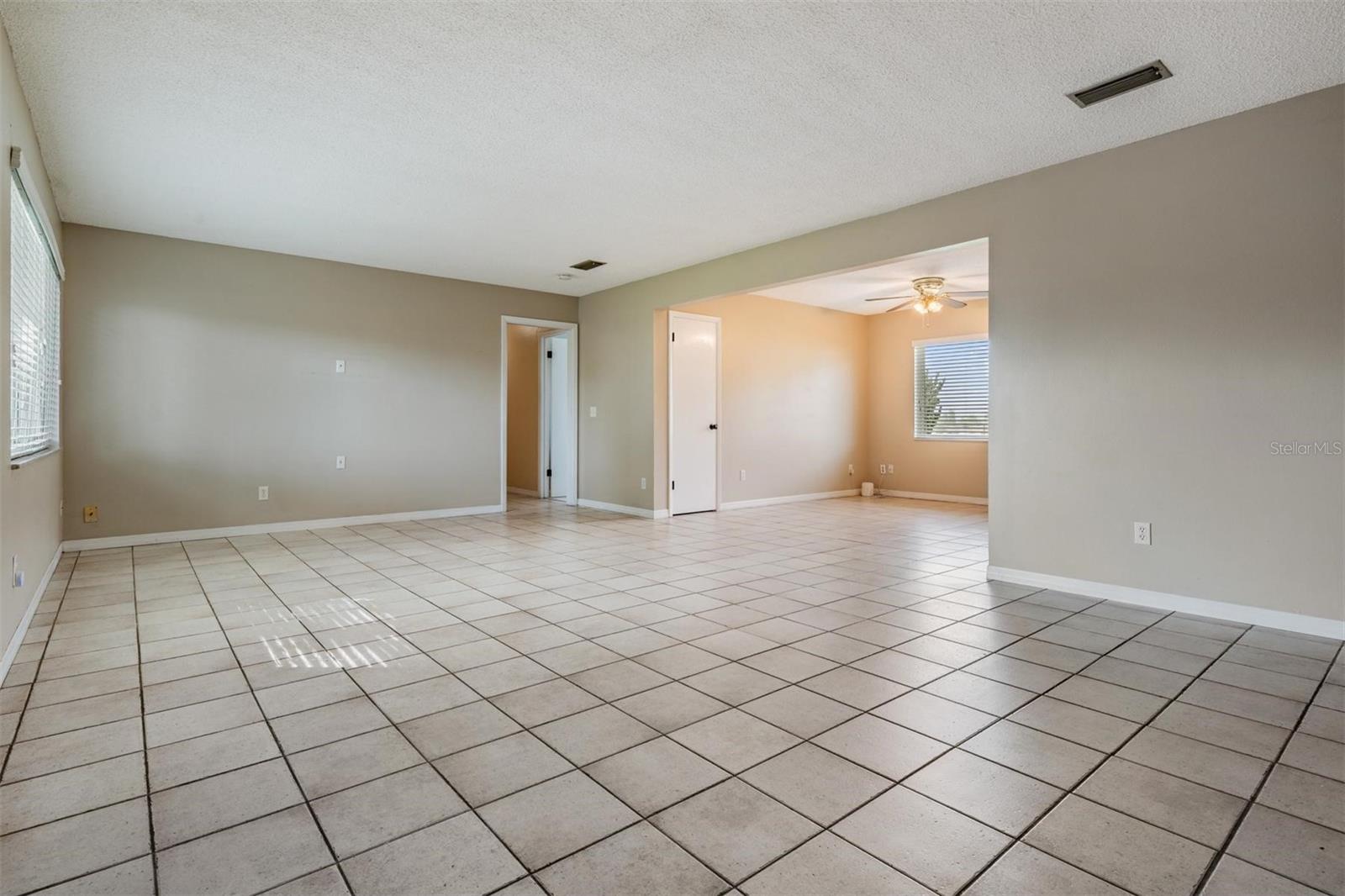 Image 3 of 28 For 1328 Glenview Lane