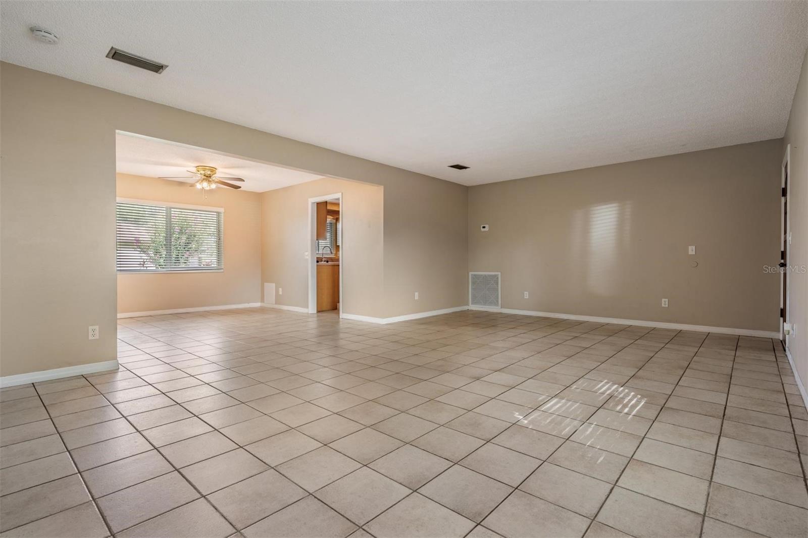 Image 4 of 28 For 1328 Glenview Lane
