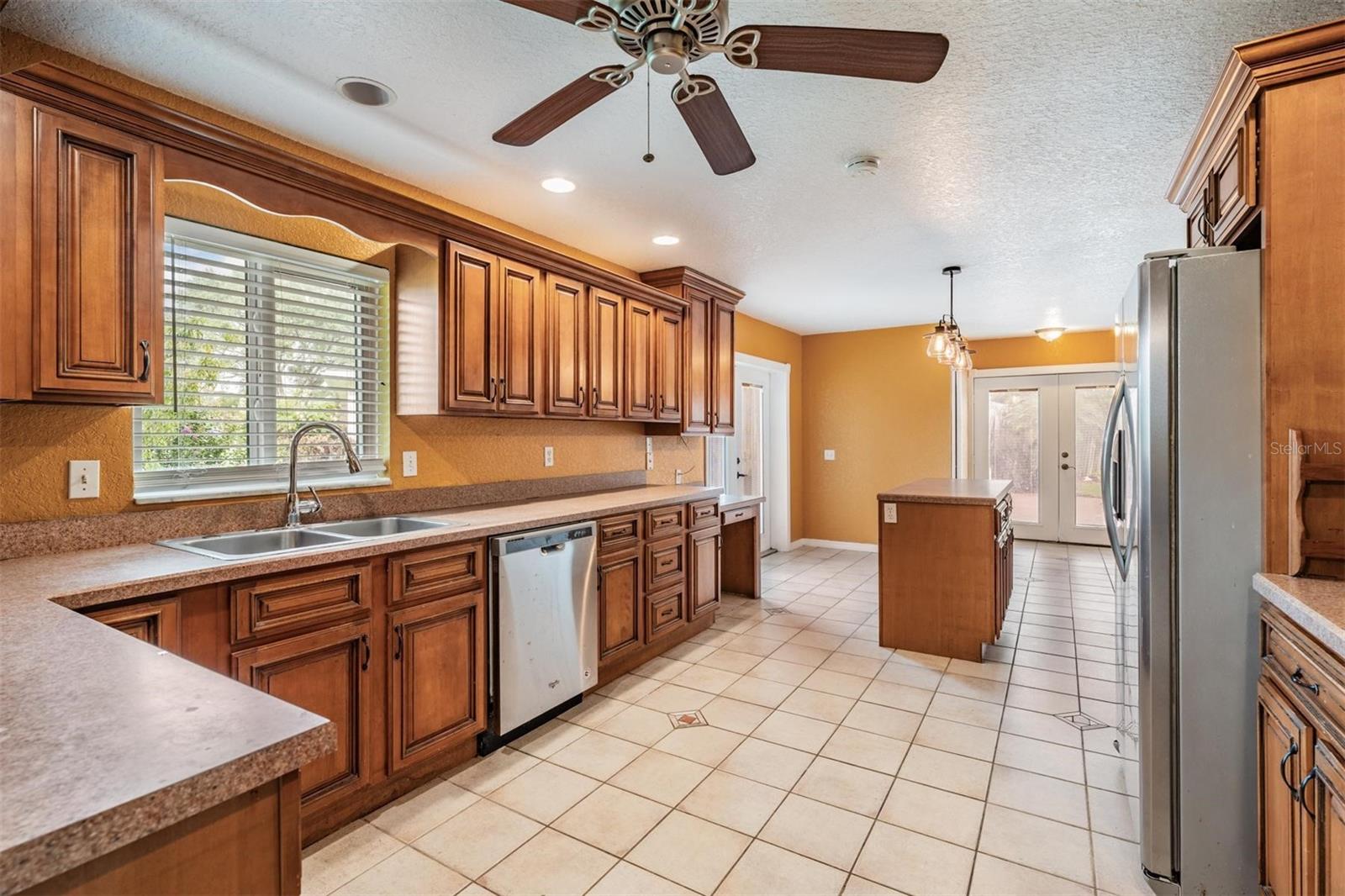 Image 6 of 28 For 1328 Glenview Lane