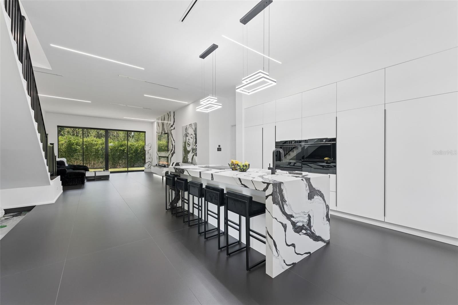 Listing photo id 9 for 7412 Van Dyke Road
