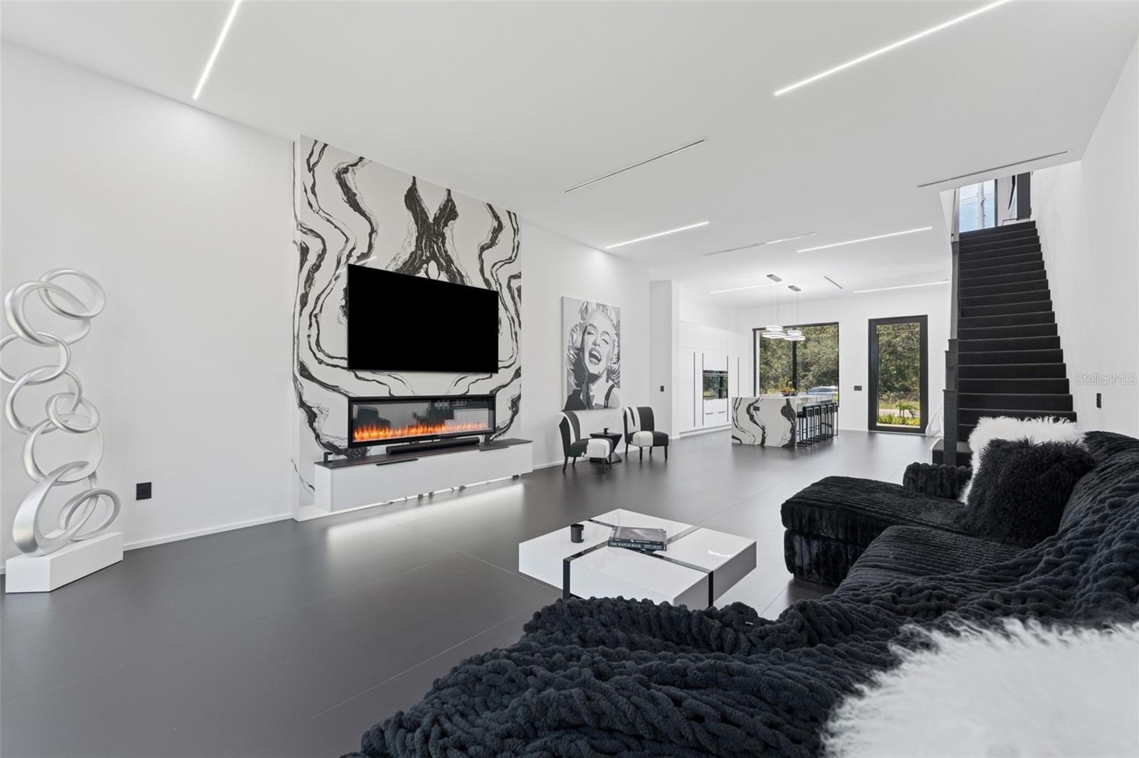 Listing photo id 13 for 7412 Van Dyke Road