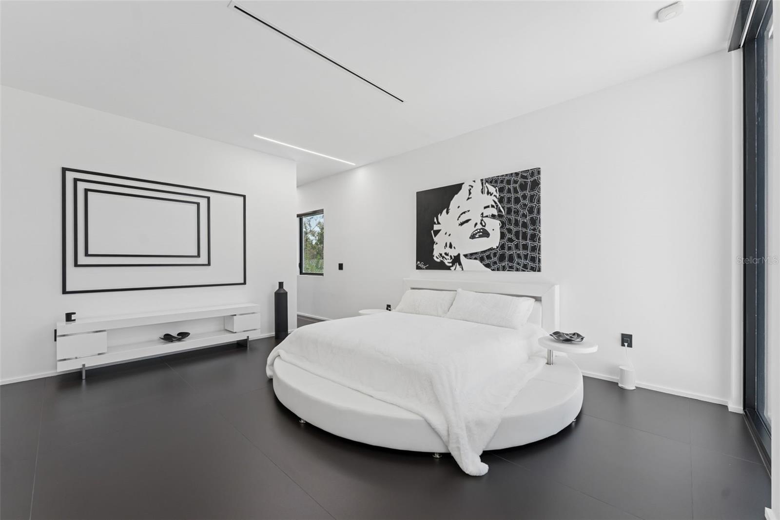 Listing photo id 20 for 7412 Van Dyke Road