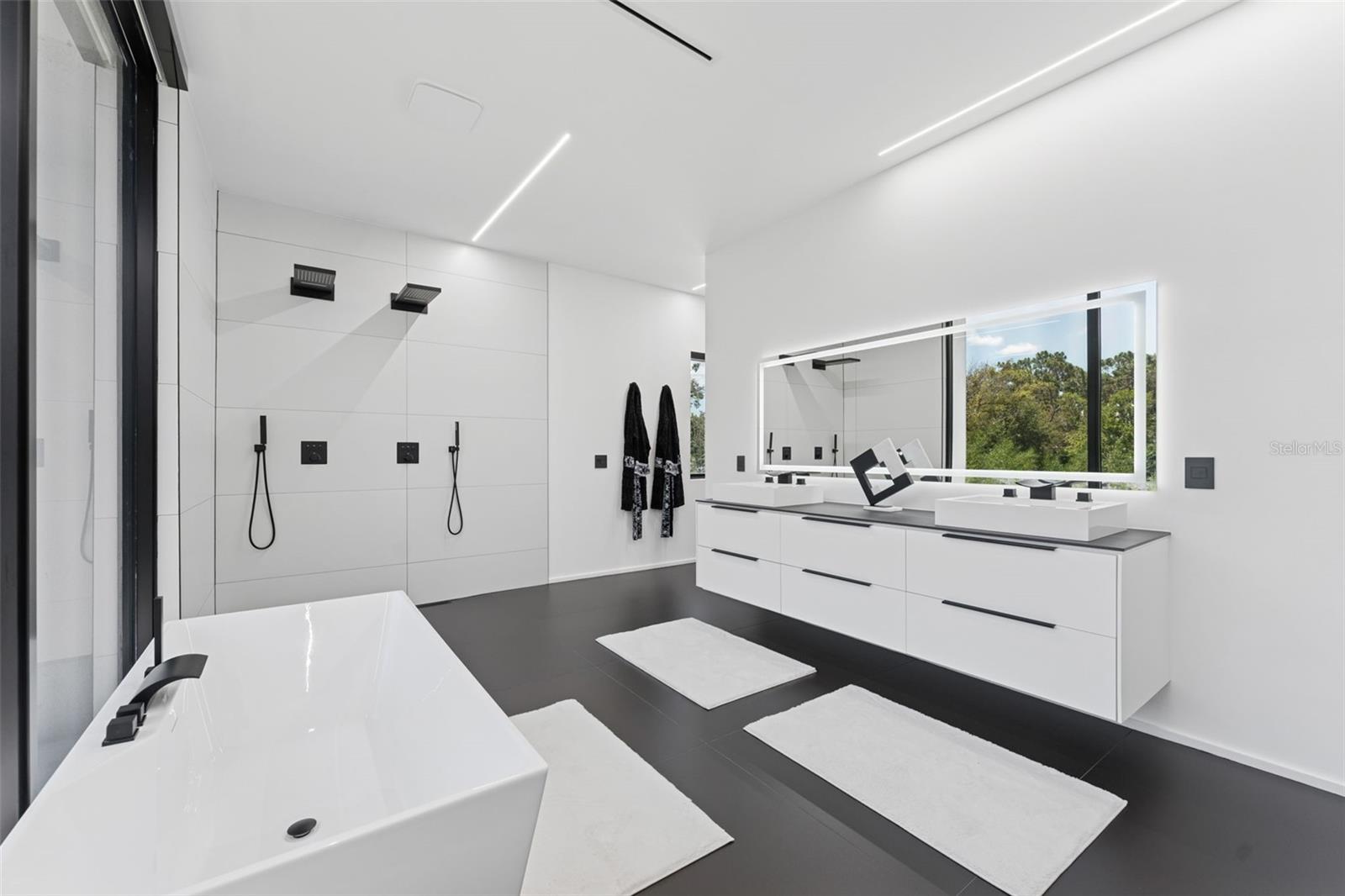 Listing photo id 27 for 7412 Van Dyke Road
