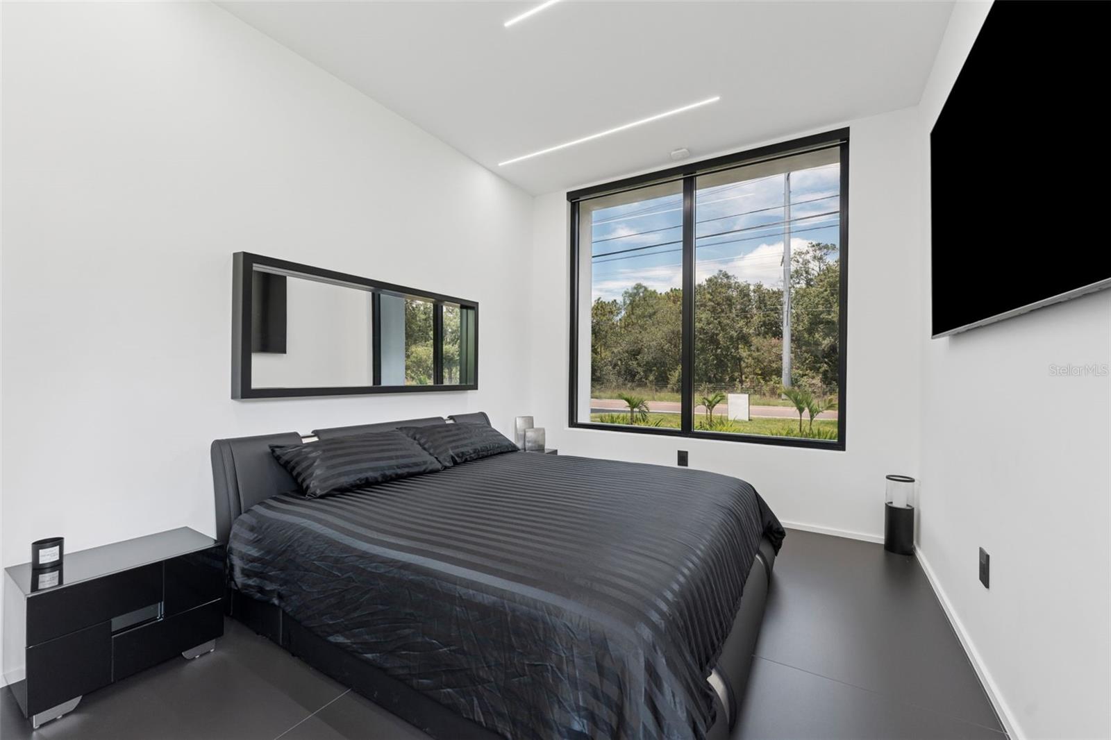 Listing photo id 31 for 7412 Van Dyke Road
