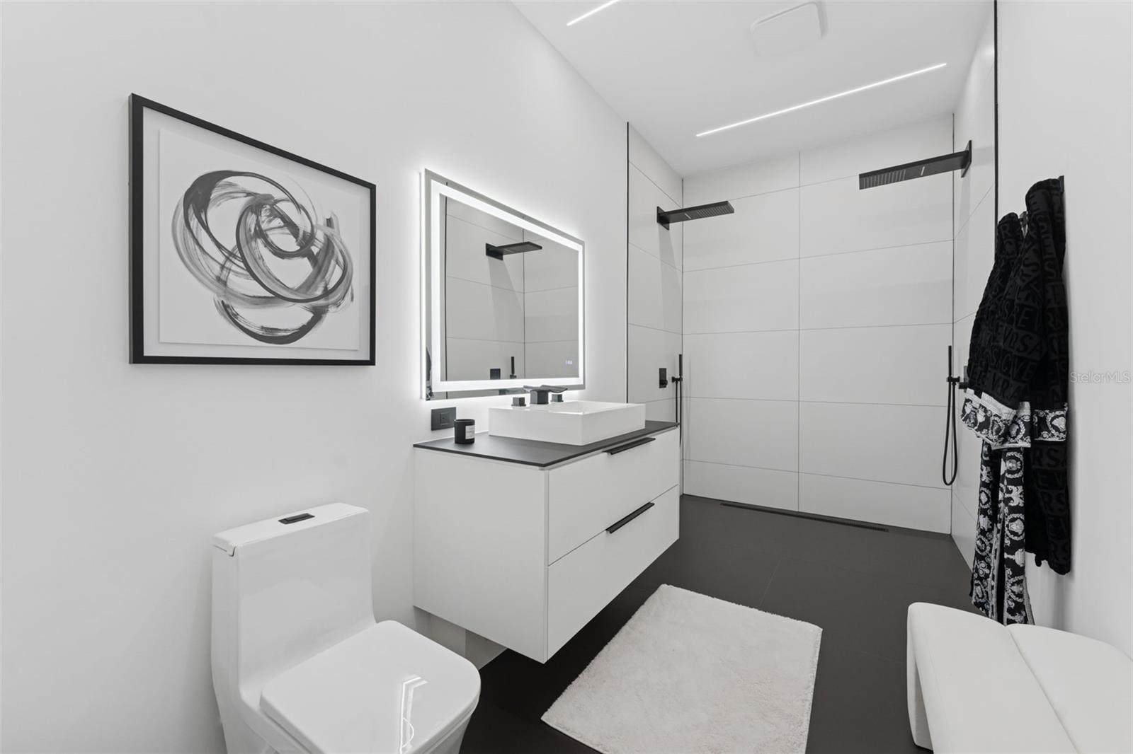 Listing photo id 34 for 7412 Van Dyke Road