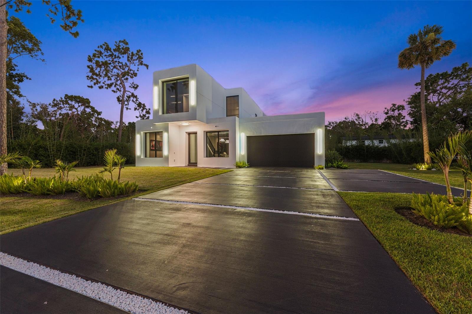 Listing photo id 2 for 7412 Van Dyke Road