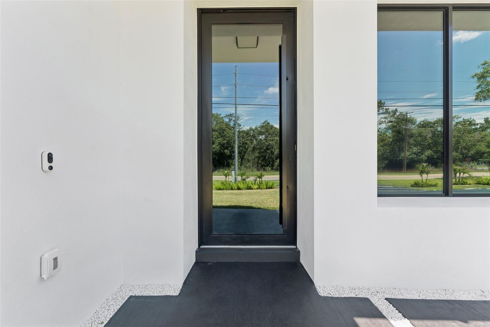 Listing photo id 3 for 7412 Van Dyke Road