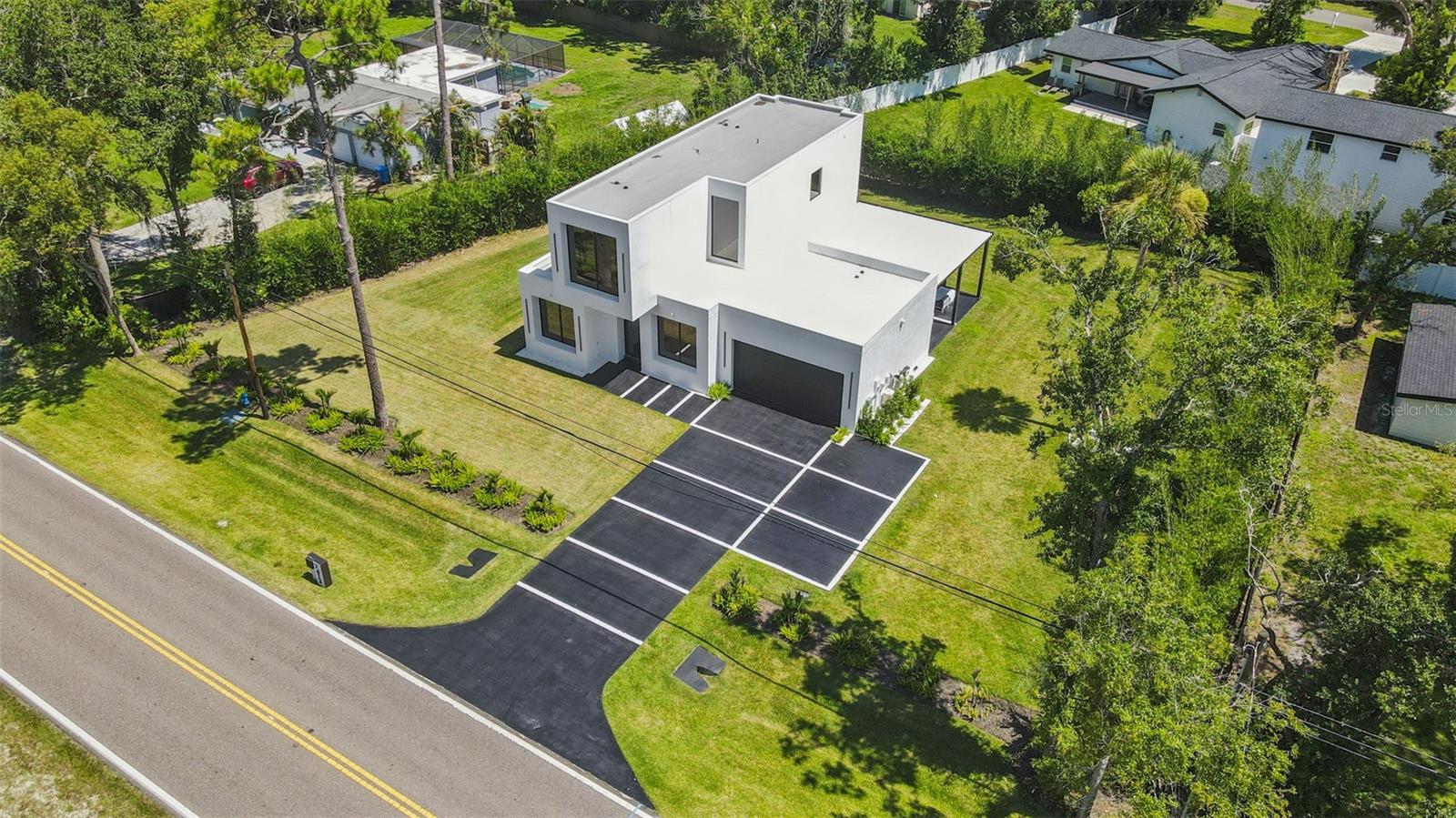 Listing photo id 48 for 7412 Van Dyke Road
