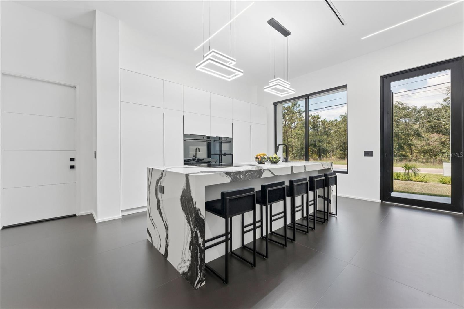 Listing photo id 5 for 7412 Van Dyke Road