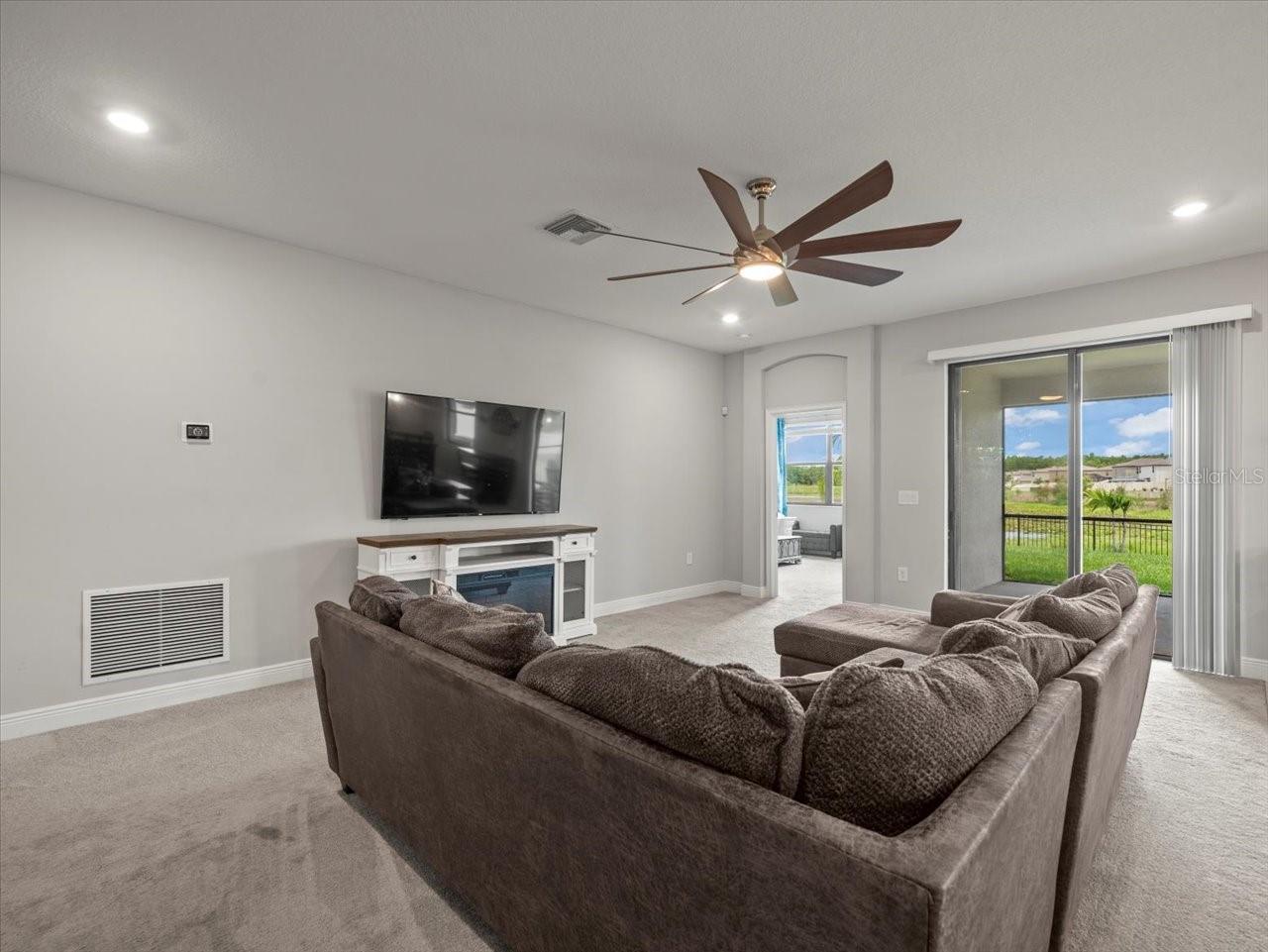 Image 17 of 67 For 13638 Moosehead Circle
