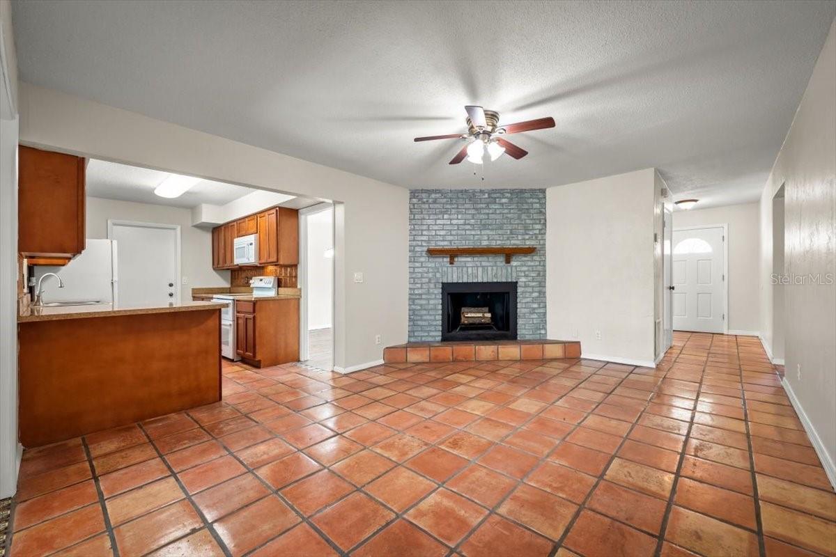 Image 10 of 33 For 948 Tall Pine Drive