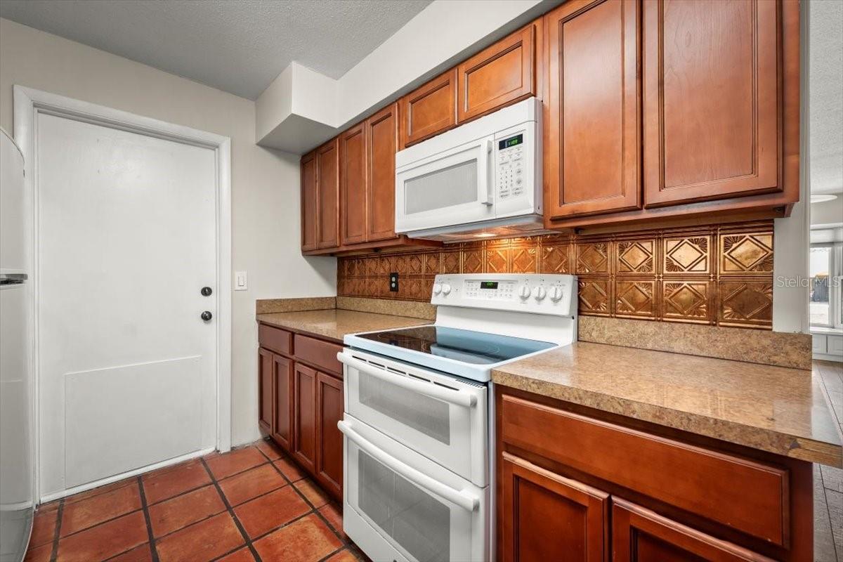 Image 12 of 33 For 948 Tall Pine Drive