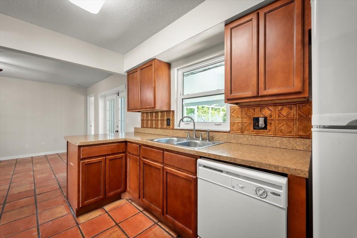 Image 13 of 33 For 948 Tall Pine Drive