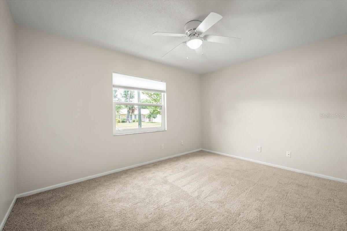 Image 15 of 33 For 948 Tall Pine Drive