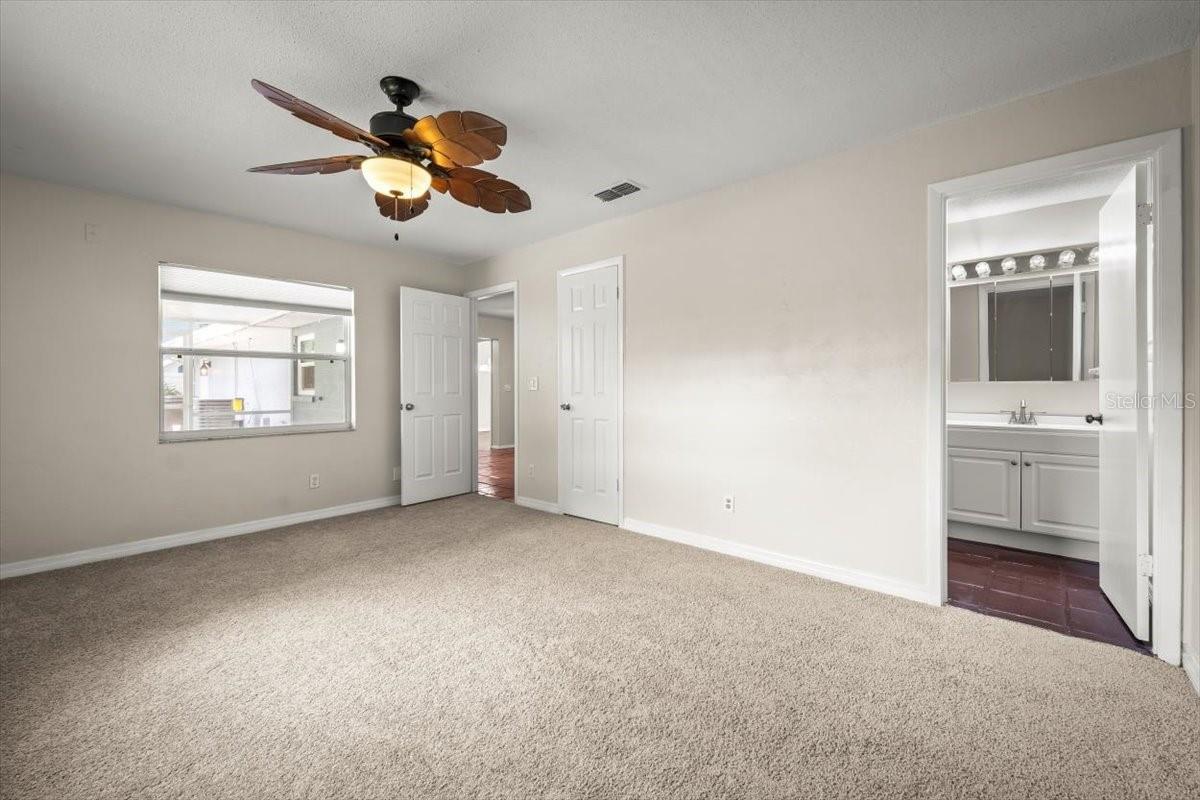 Image 22 of 33 For 948 Tall Pine Drive