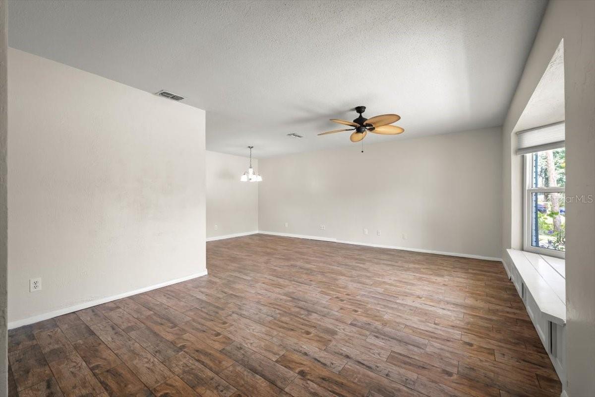 Image 5 of 33 For 948 Tall Pine Drive
