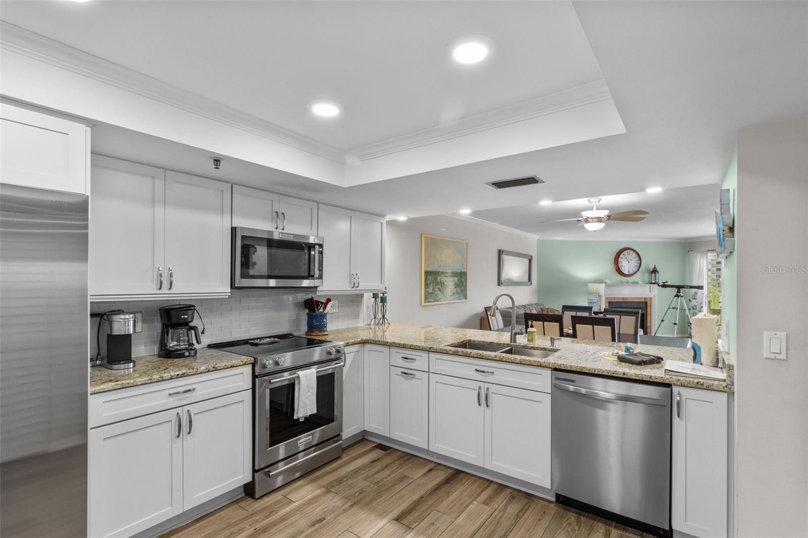 Image 10 of 56 For 18400 Gulf Boulevard 1304