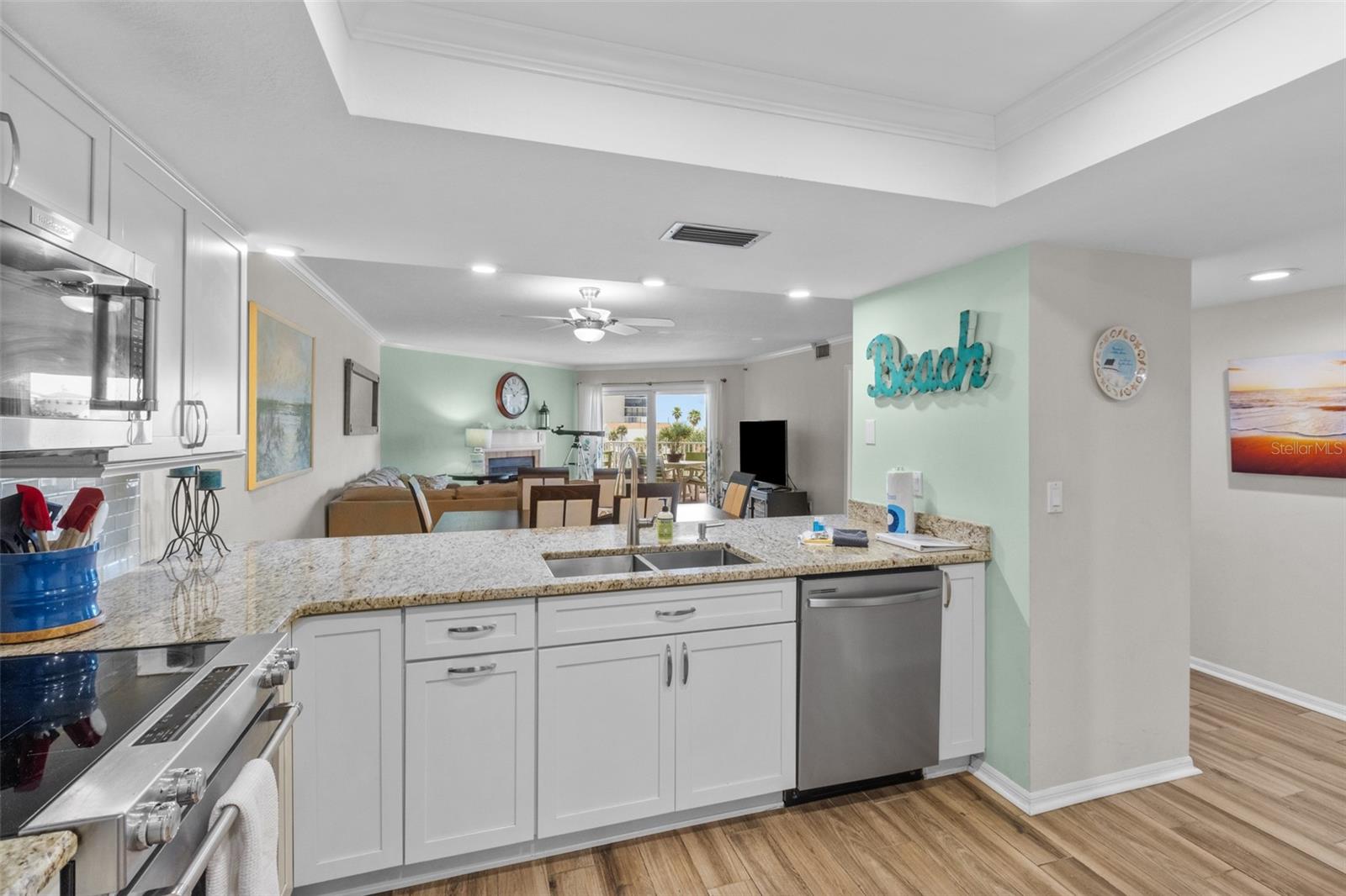Image 11 of 56 For 18400 Gulf Boulevard 1304