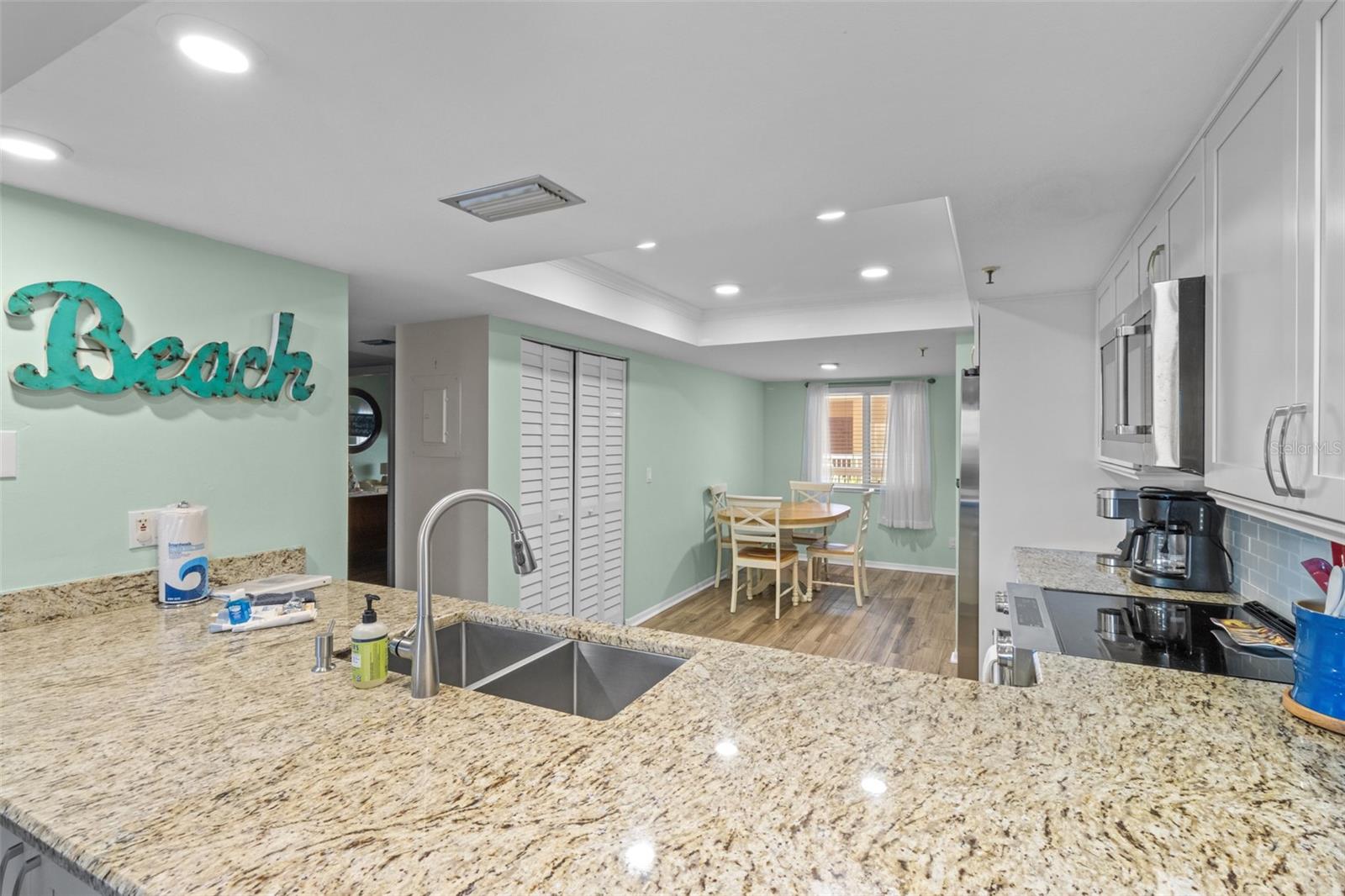 Image 13 of 56 For 18400 Gulf Boulevard 1304