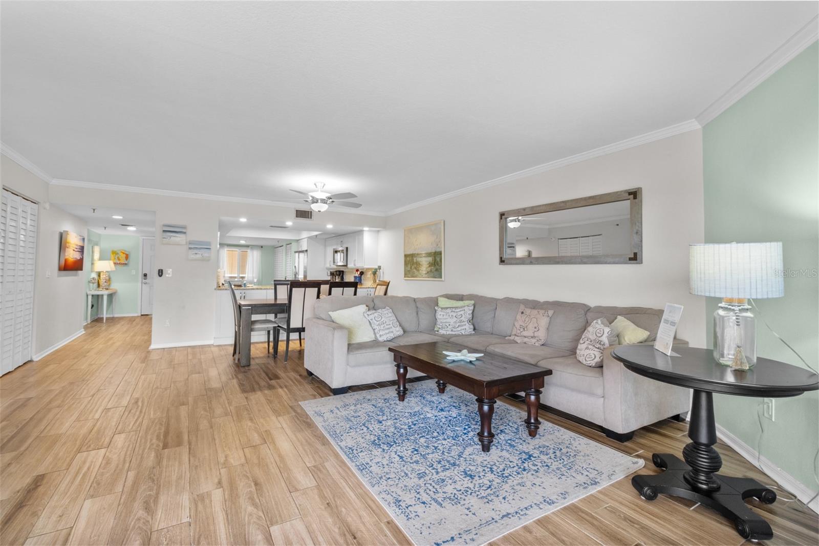 Image 21 of 56 For 18400 Gulf Boulevard 1304