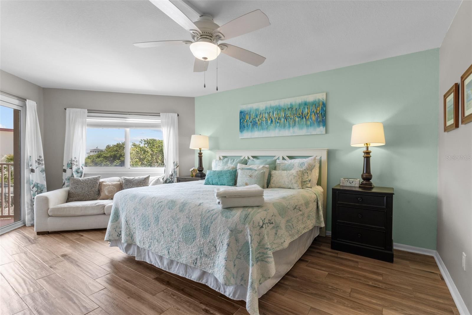 Image 23 of 56 For 18400 Gulf Boulevard 1304