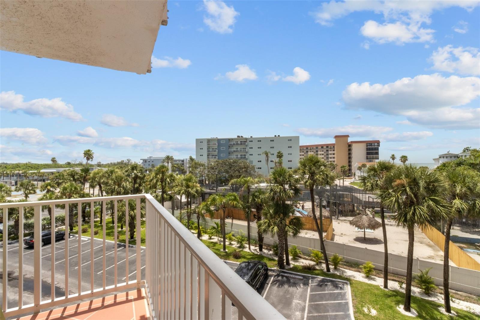 Image 32 of 56 For 18400 Gulf Boulevard 1304