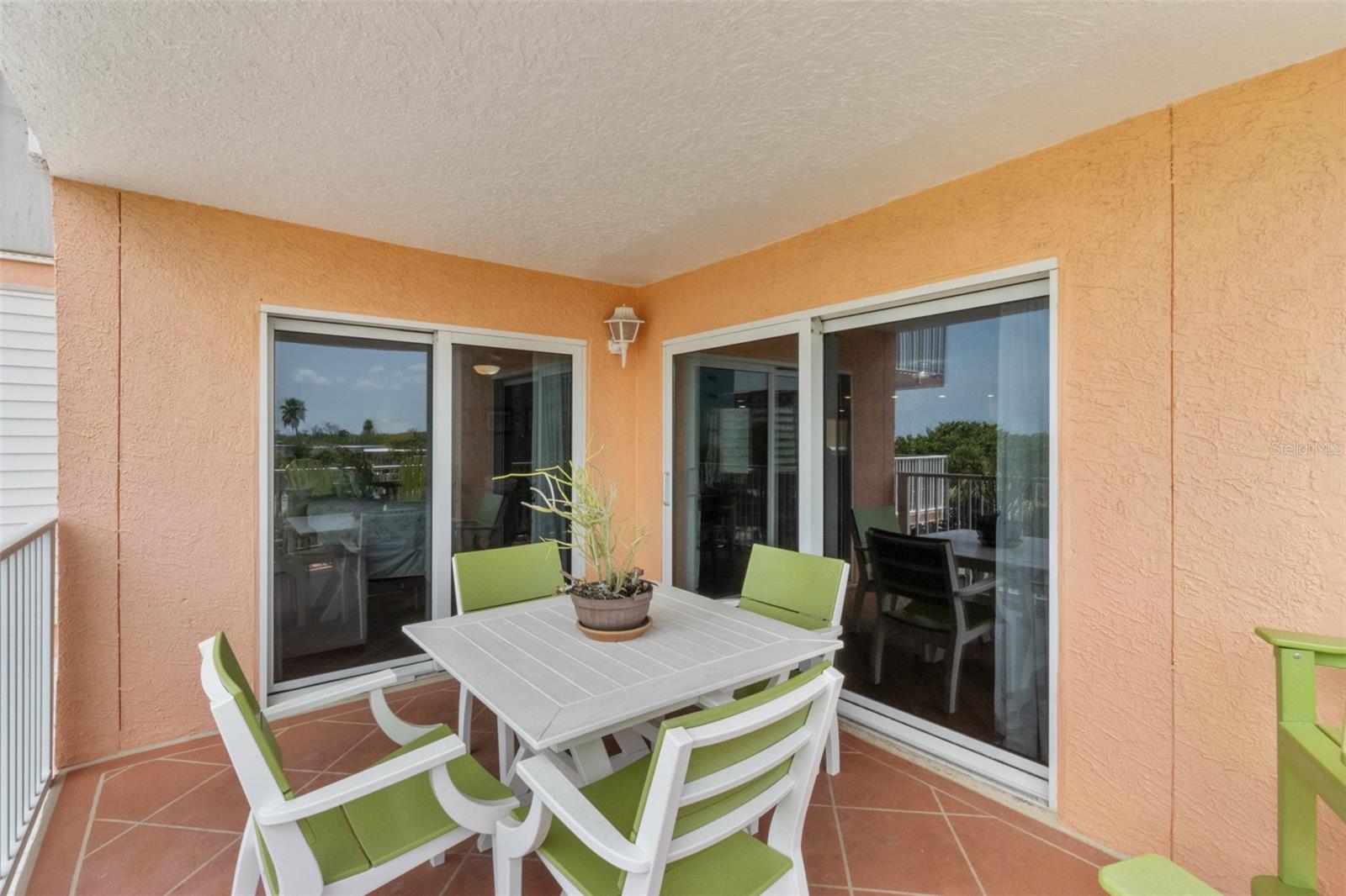 Image 33 of 56 For 18400 Gulf Boulevard 1304