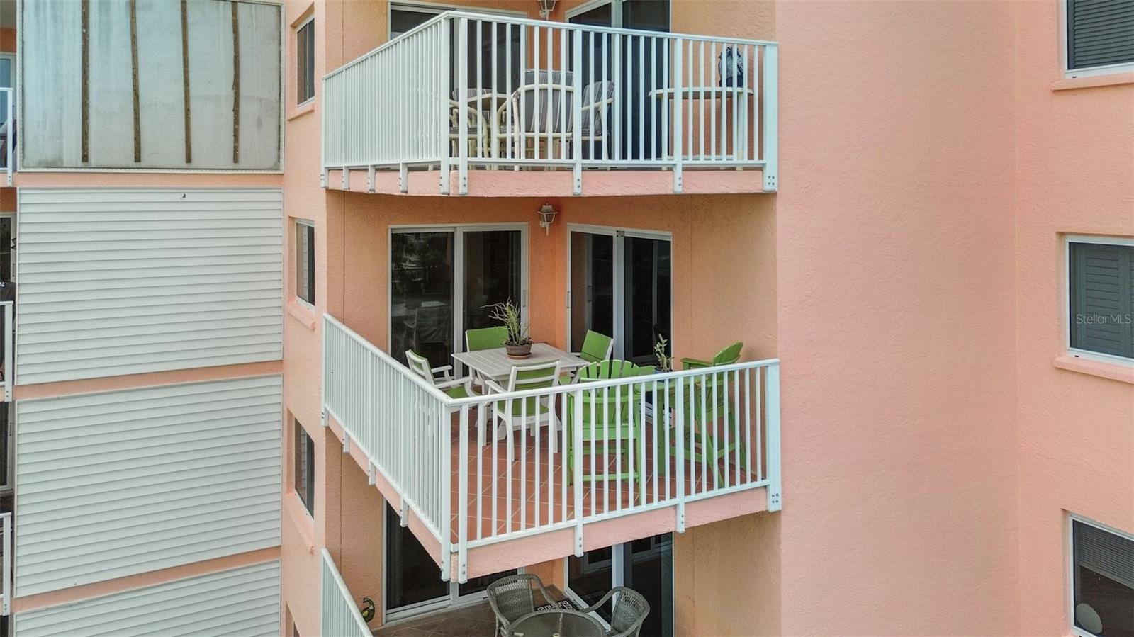 Image 36 of 56 For 18400 Gulf Boulevard 1304