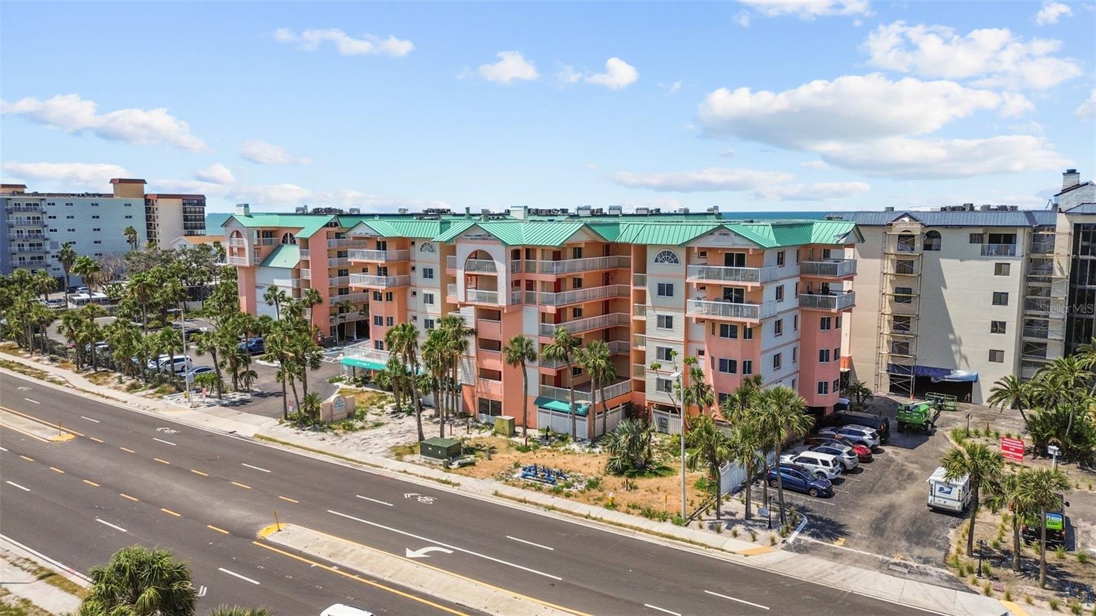 Image 46 of 56 For 18400 Gulf Boulevard 1304