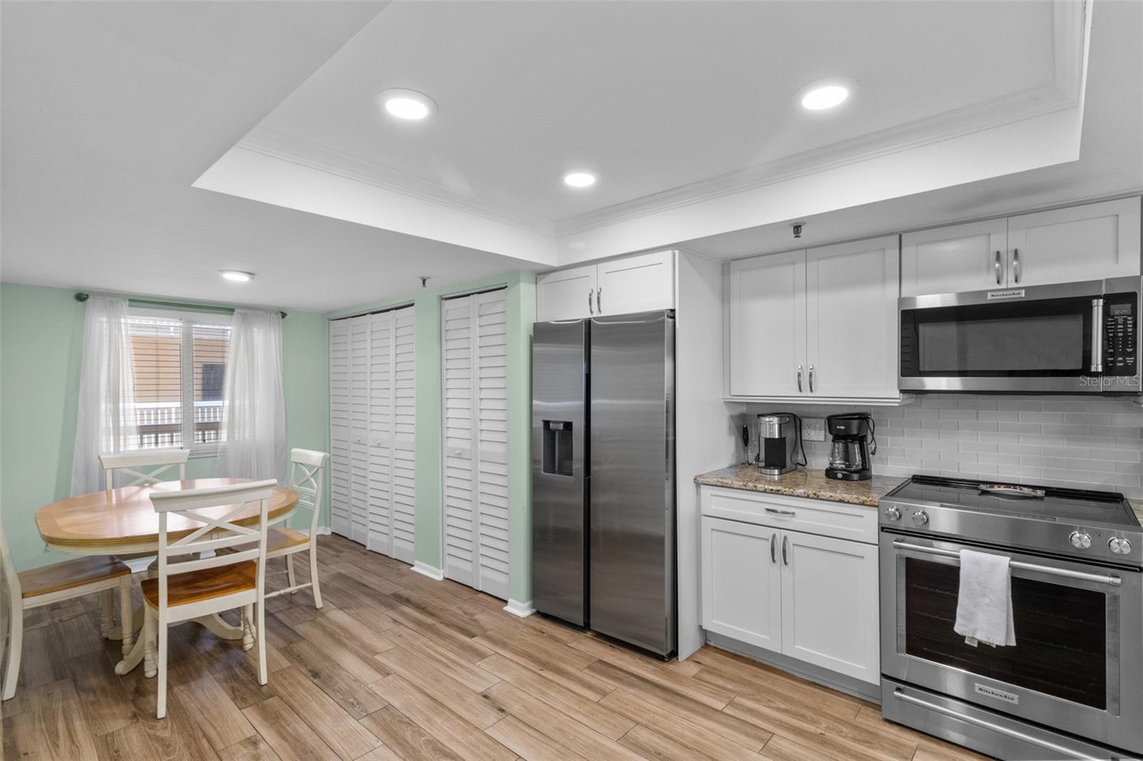 Image 9 of 56 For 18400 Gulf Boulevard 1304