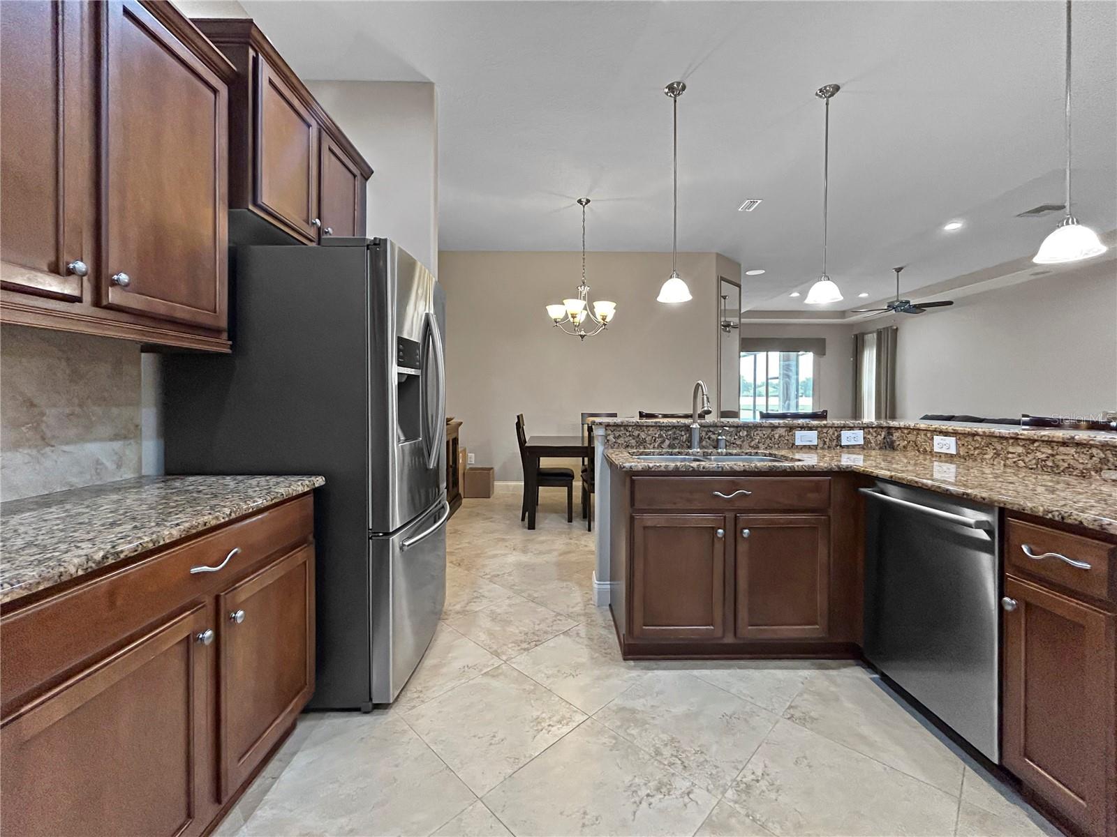 Image 12 of 36 For 2802 Devonoak Boulevard