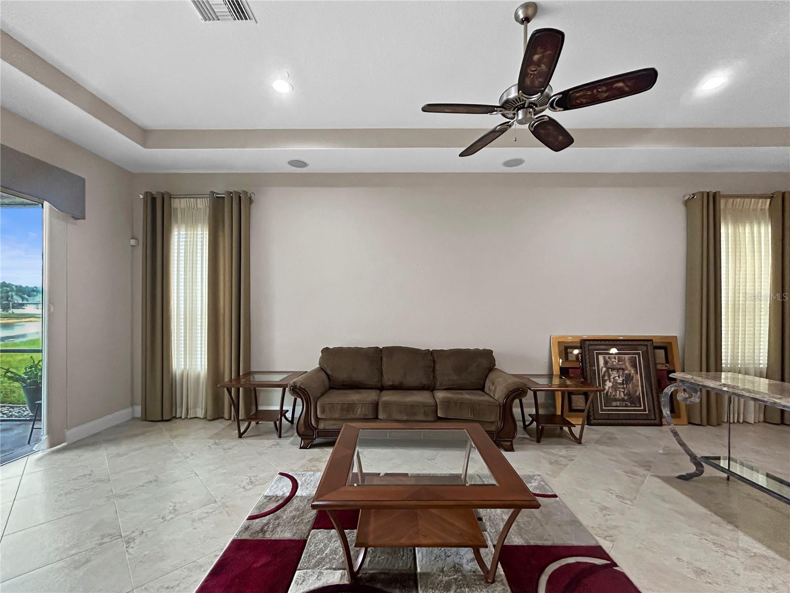 Image 15 of 36 For 2802 Devonoak Boulevard