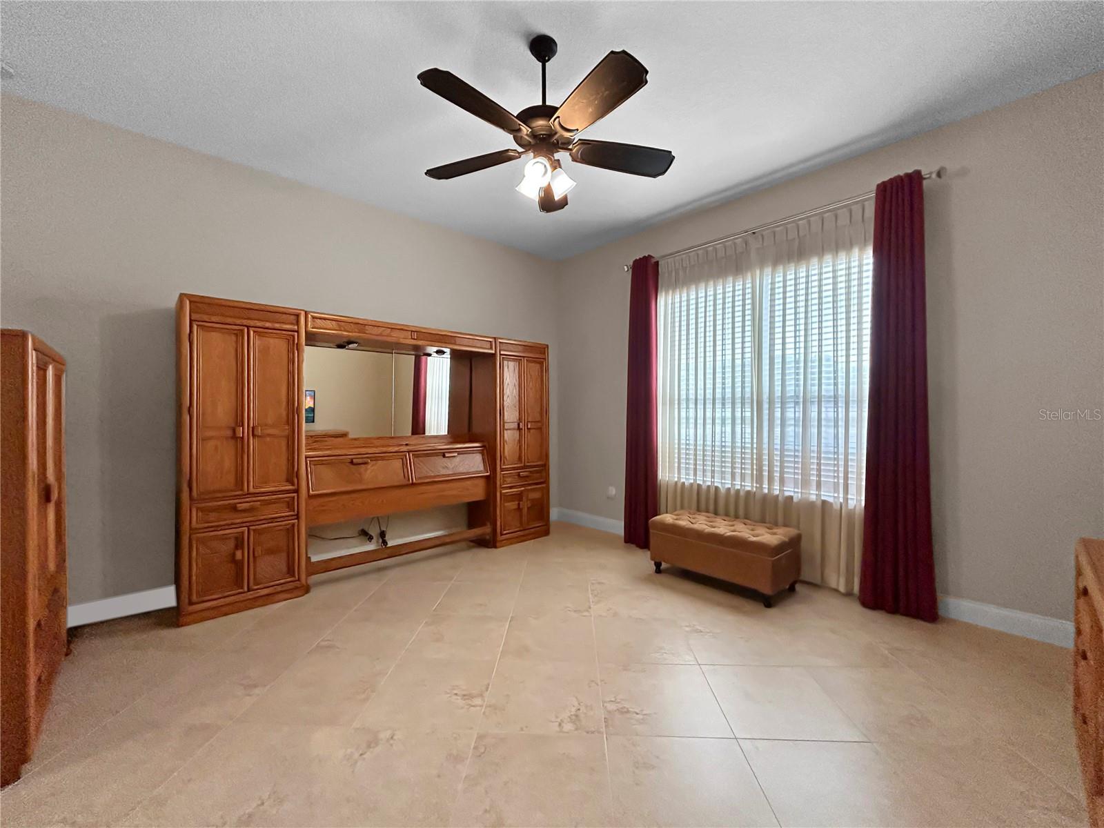 Image 18 of 36 For 2802 Devonoak Boulevard