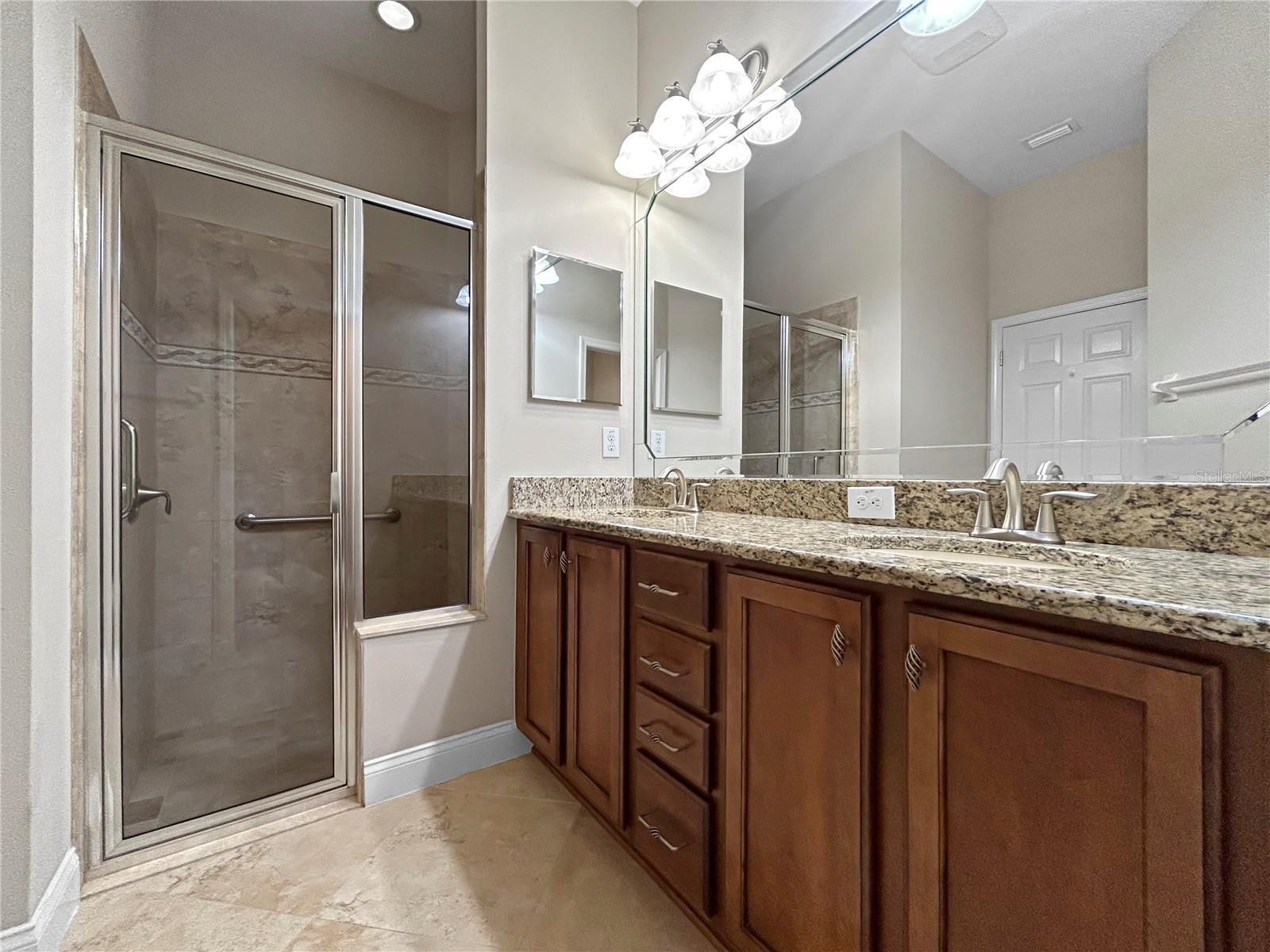 Image 19 of 36 For 2802 Devonoak Boulevard
