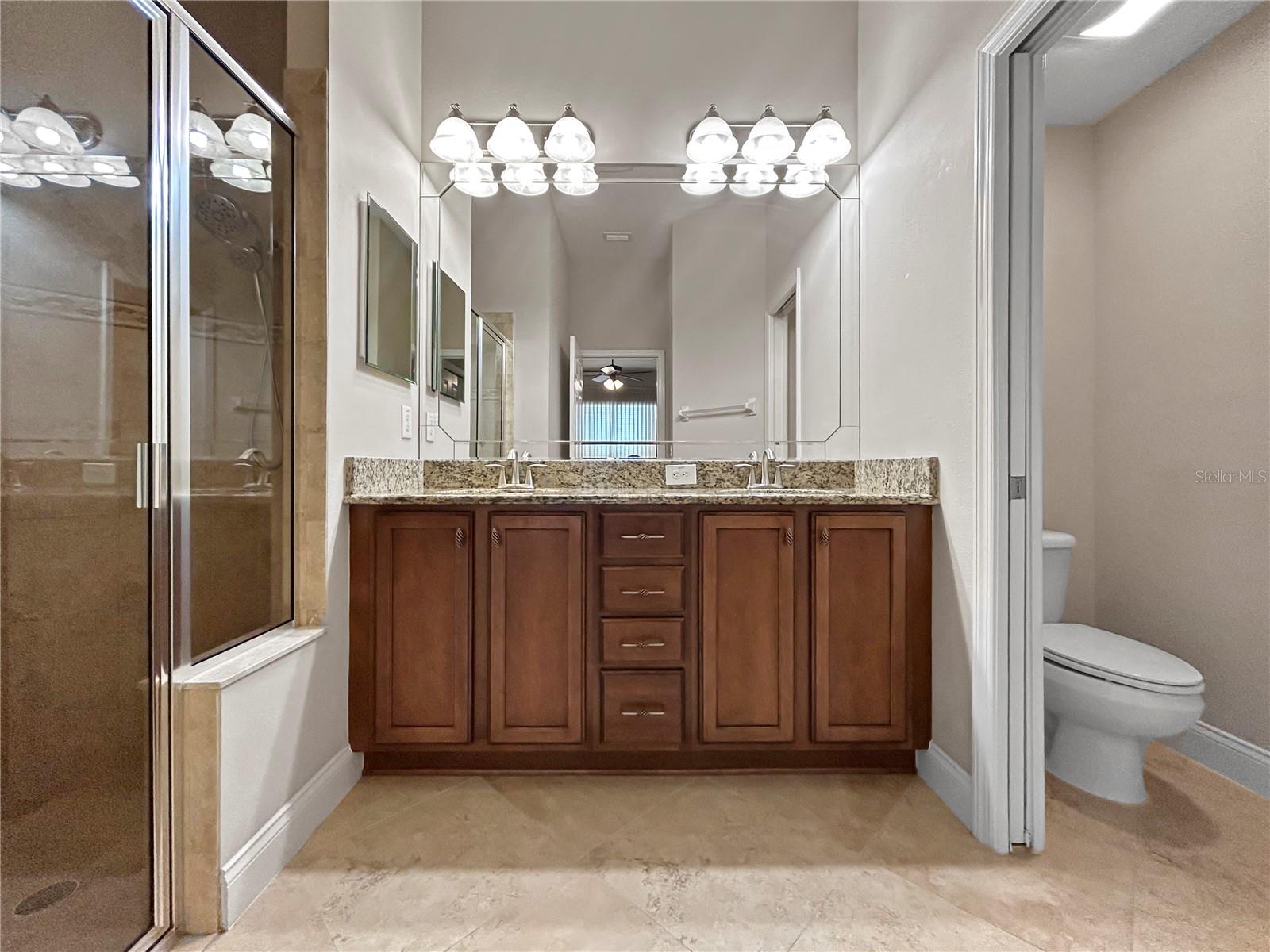 Image 21 of 36 For 2802 Devonoak Boulevard