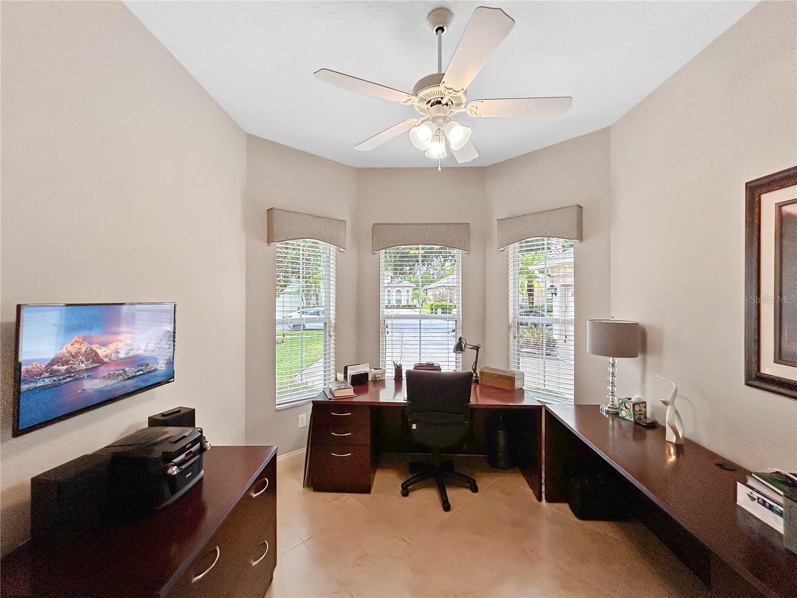 Image 3 of 36 For 2802 Devonoak Boulevard