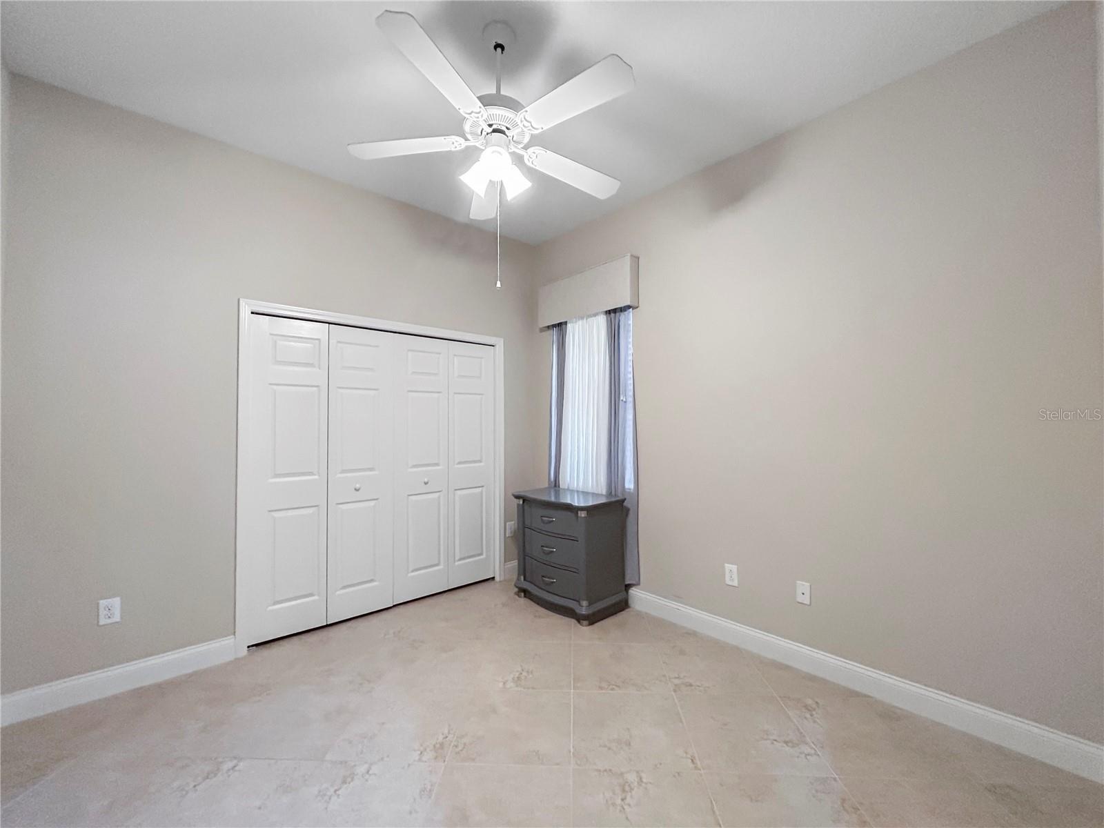 Image 5 of 36 For 2802 Devonoak Boulevard