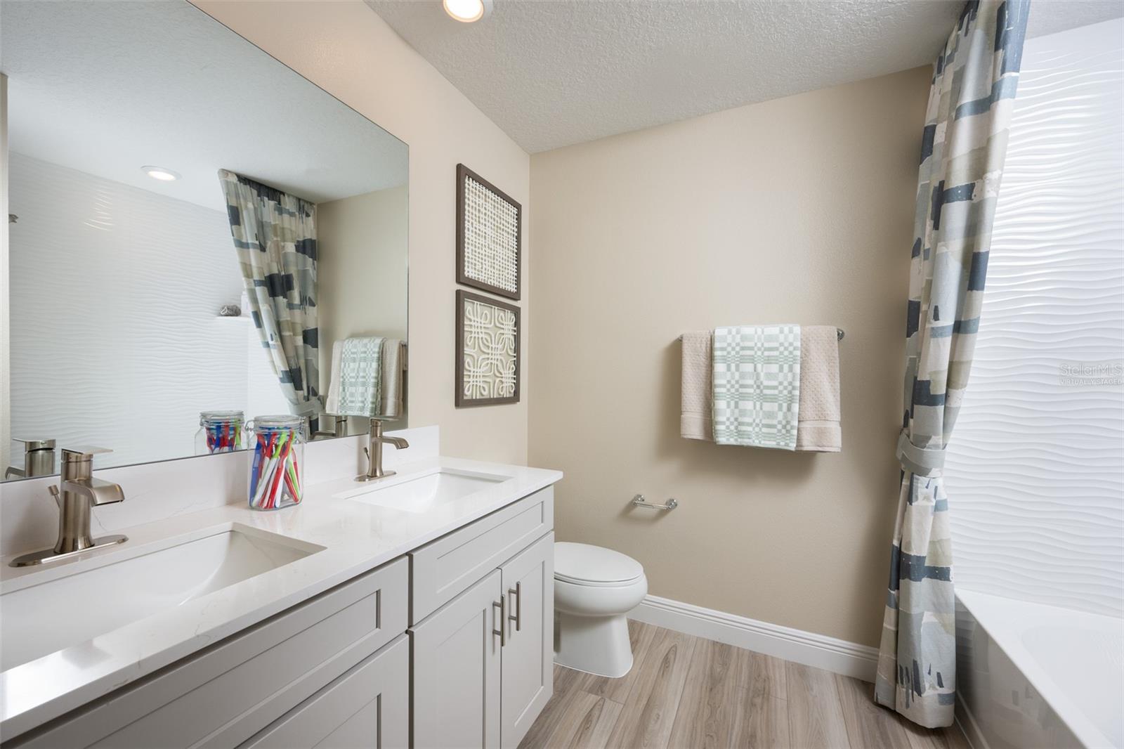 Image 21 of 28 For 9905 Surrey Rose Drive