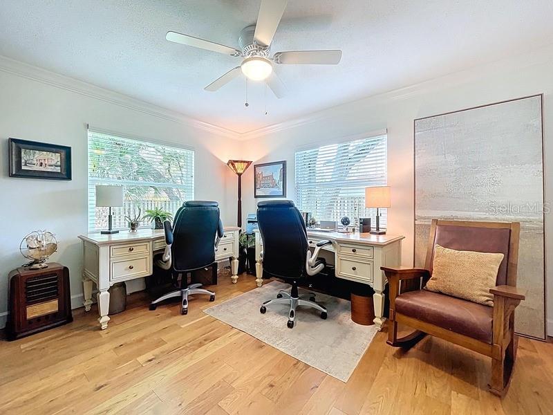 Listing photo id 15 for 3001 Binnicker Avenue