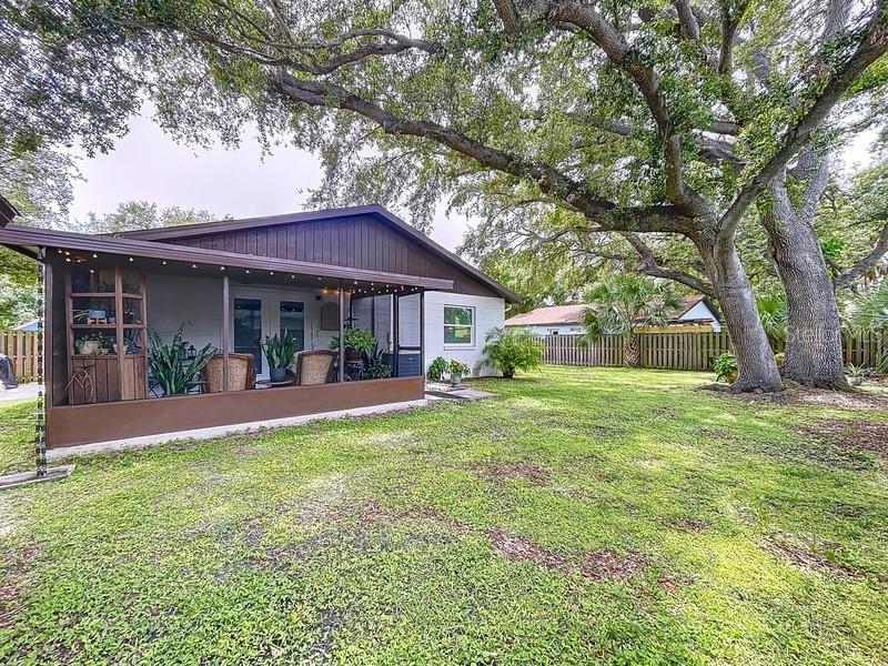 Listing photo id 21 for 3001 Binnicker Avenue