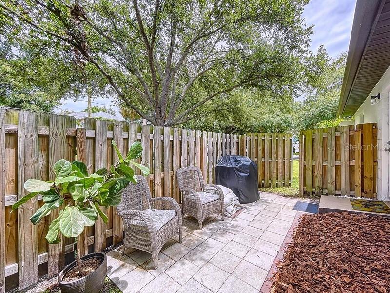 Listing photo id 25 for 3001 Binnicker Avenue