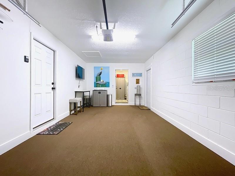 Listing photo id 31 for 3001 Binnicker Avenue