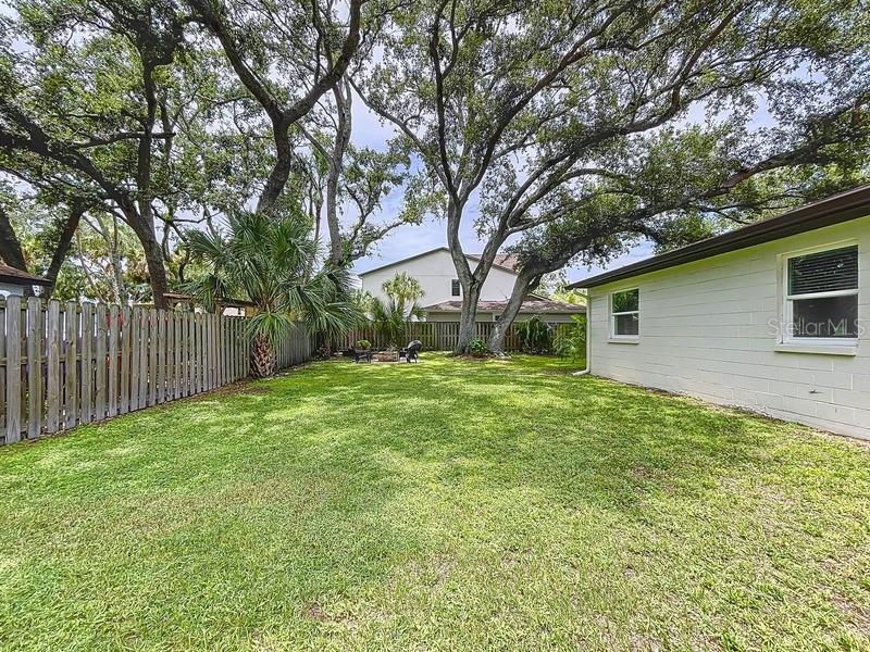 Listing photo id 34 for 3001 Binnicker Avenue