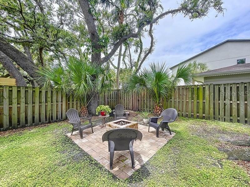 Listing photo id 36 for 3001 Binnicker Avenue