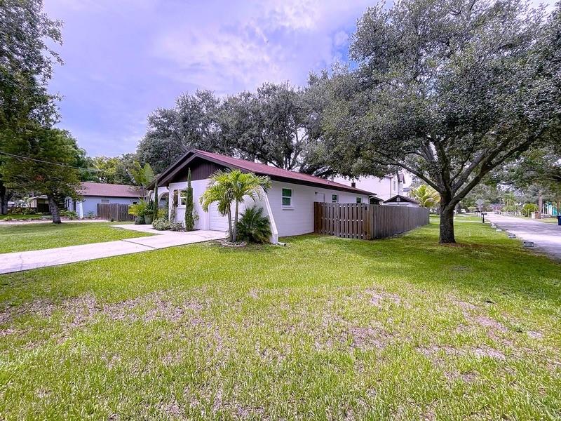 Listing photo id 38 for 3001 Binnicker Avenue